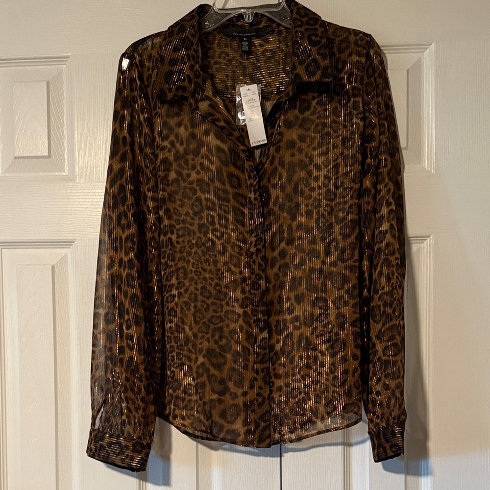 White House Black Market Shirt Size XL. NWT